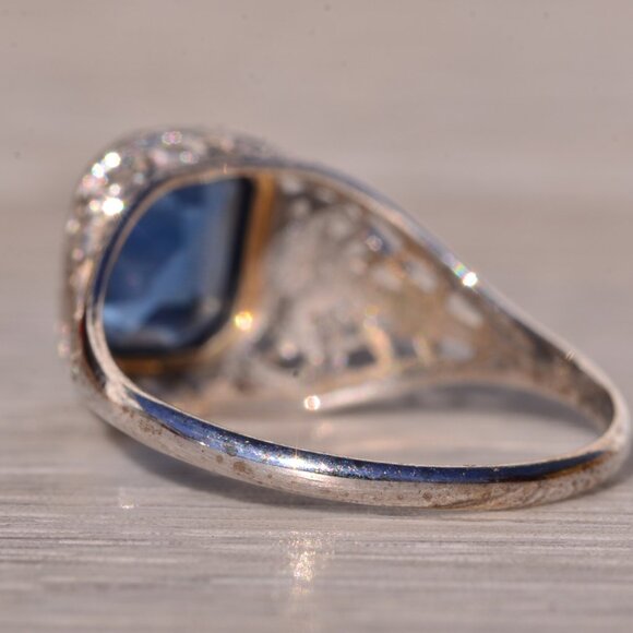 Antique Filigree Sapphire Ring in White Gold - Picture 3 of 10